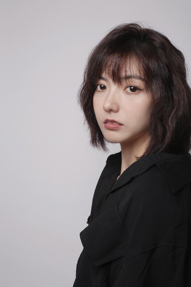 張夢(mèng)雅（國(guó)瓷紅葉畫(huà)院副秘書(shū)長(zhǎng)）