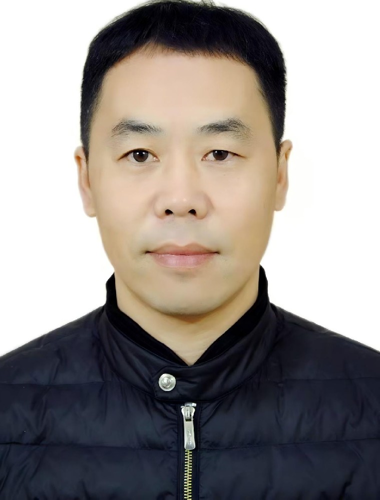 陳金平（國(guó)瓷紅葉畫(huà)院高級(jí)畫(huà)師）